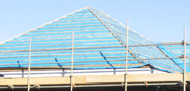 Roof underfelt and battens